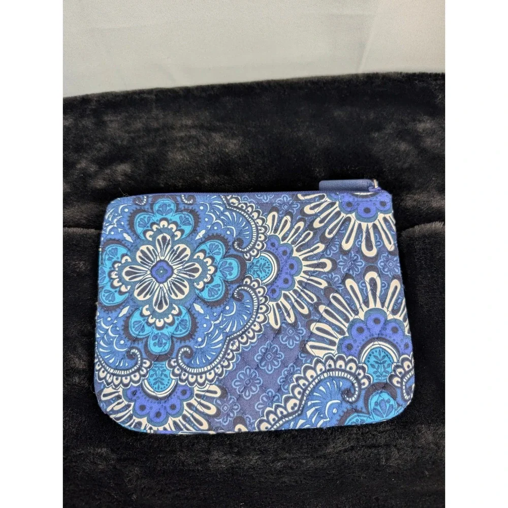 Vera Bradley Pouch‎ Blue Quilted Floral Medallion Zip Bag